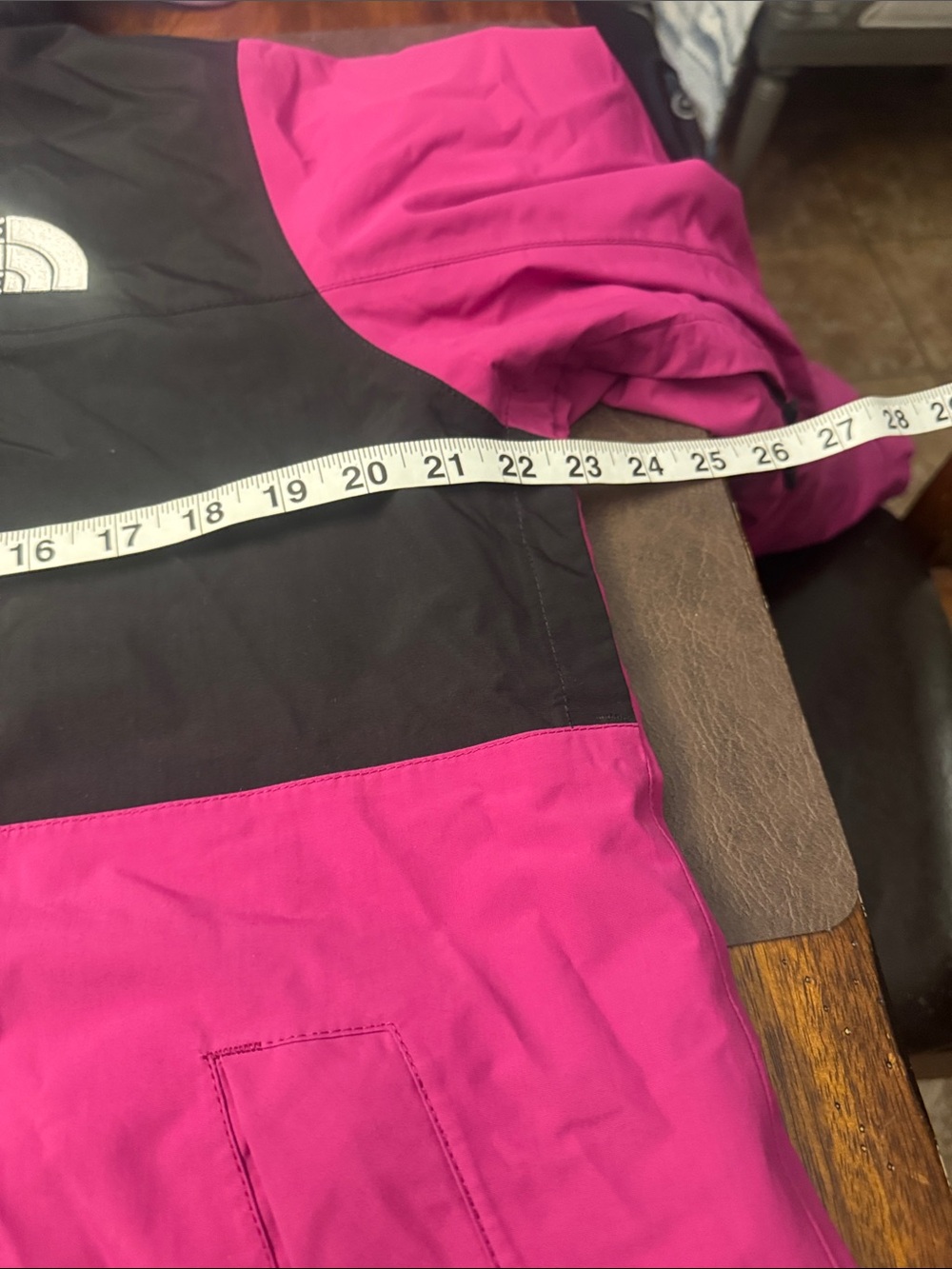 The North Face Women's Magenta and Black Ski Jacket - Picture 4 of 5